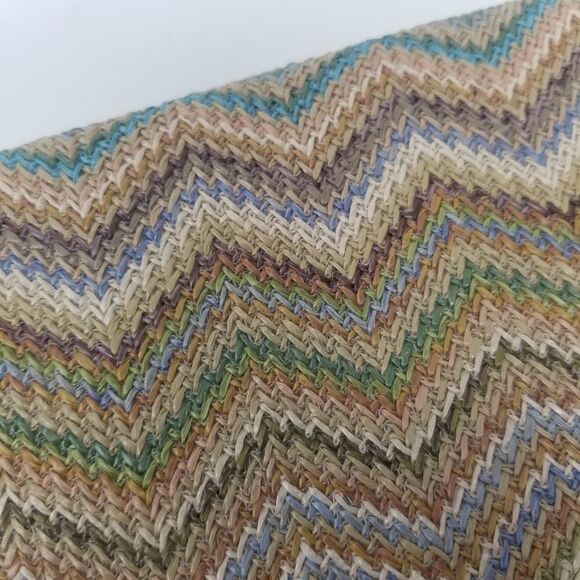 Chevron Print Wristlet/Clutch bag. - Picture 5 of 13